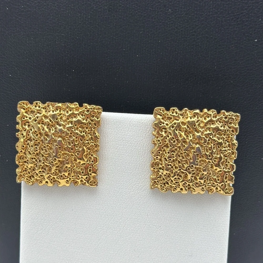 Gold tone square nugget statement bold classic pierced earrings designer vibes